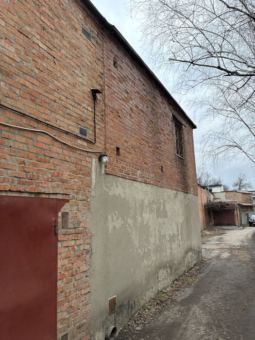 Продам два гаража  на леваде  чураівни