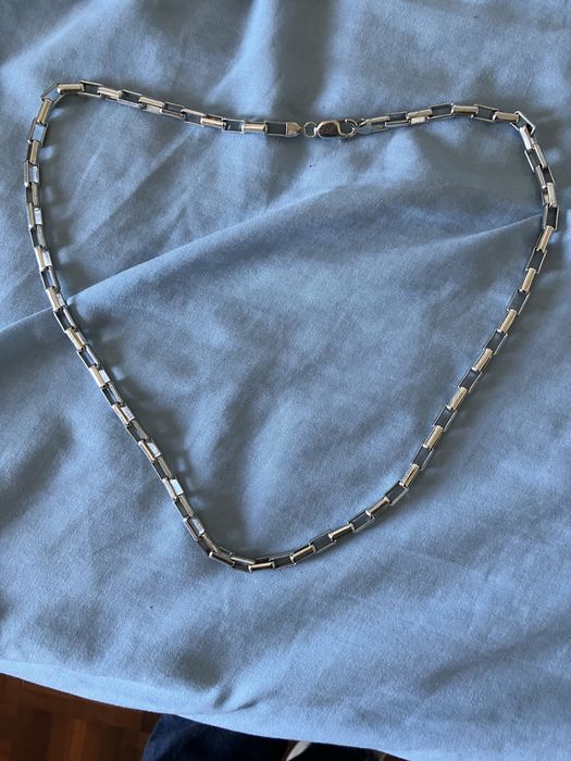 Colares correntes e gargantilha lindos e novos