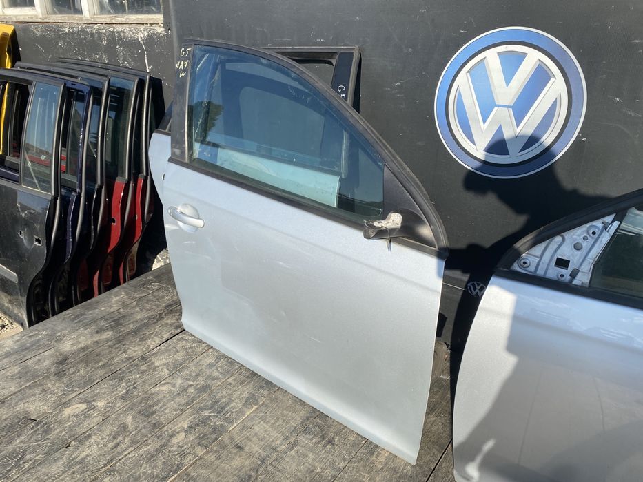 Дверка передня задня Гольф 5, 6 універсал Golf Jetta джетта дверь