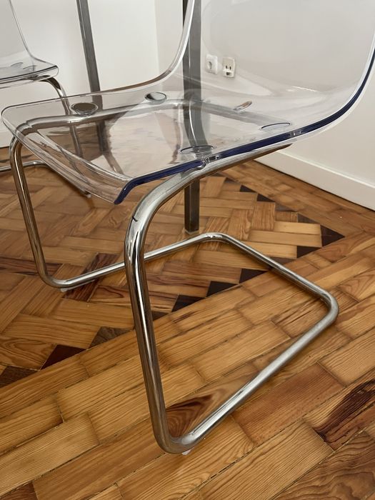 Vendo conjunto de mesa e cadeiras