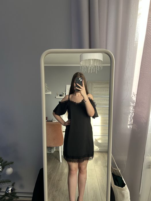 Czarna sukienka na ramiączkach z koronką ASOS M