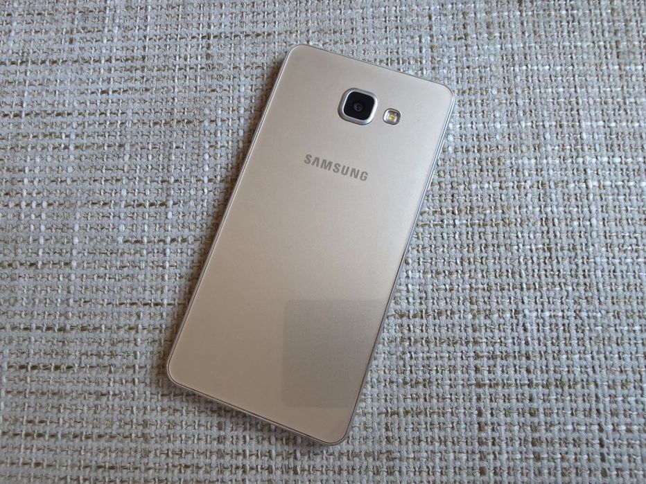 Мобільний телефон Samsung Galaxy A7 Dual sim 3/16Gb