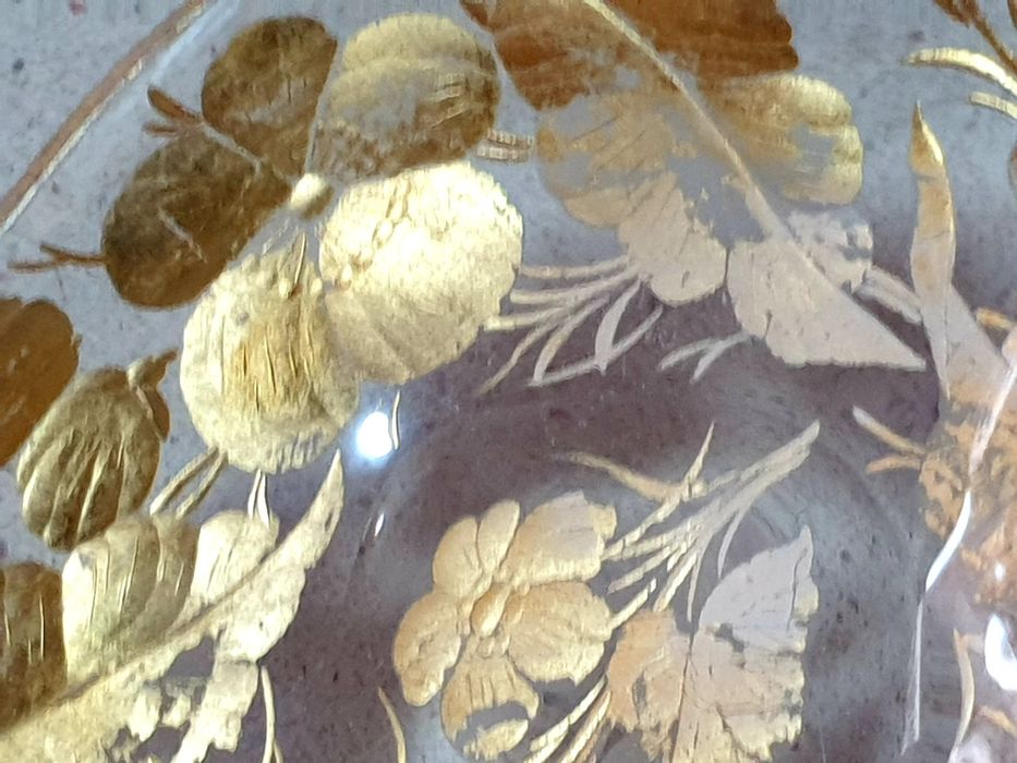 Raras antigas taças em vidro lapidado com folha de ouro Sec. XIX