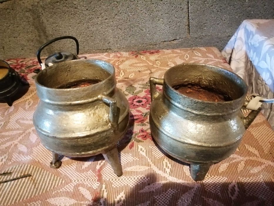 Potes 3 pernas antigos