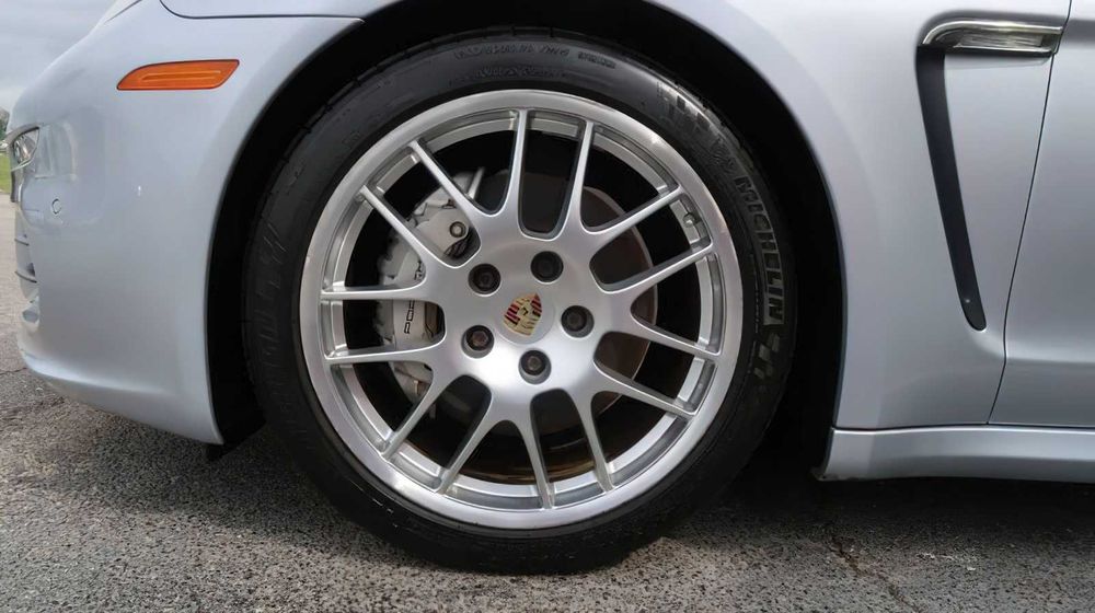 Porsche Panamera 4S      2015