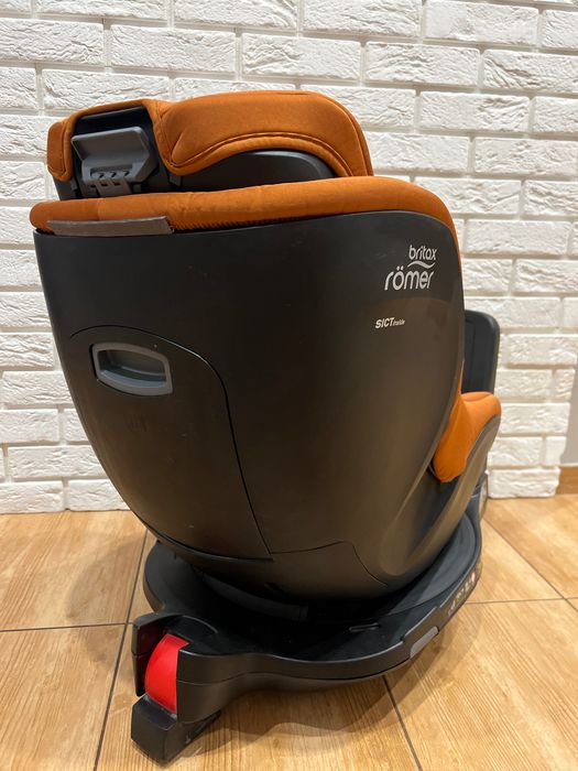 Fotelik samochodowy Britax-Romer dualfix M i-size (RWF)