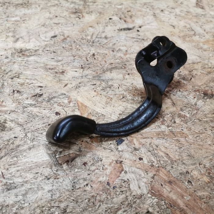 bmw e24,e23 635csi europa rączka otwierania maski/ cięgno maski nr.