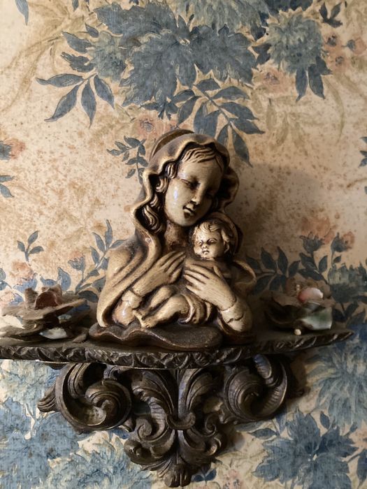 Pienha e imagem da Virgem Maria com o menino Jesus