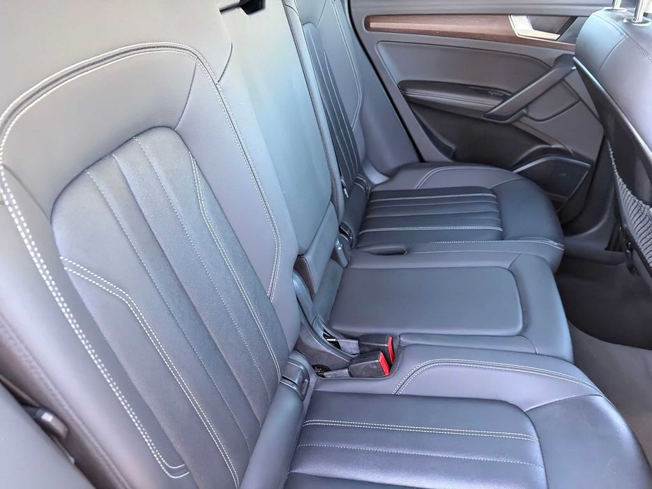 Audi Q5      2021