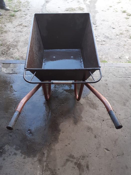 Возик садовий двоколісний