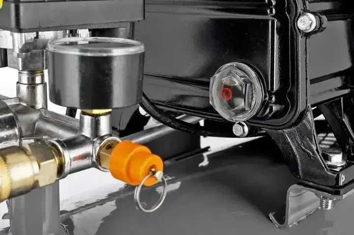 Компресор повітряний Majster Polska 50л 1.8кВт 8атм 220л\хв компрессор