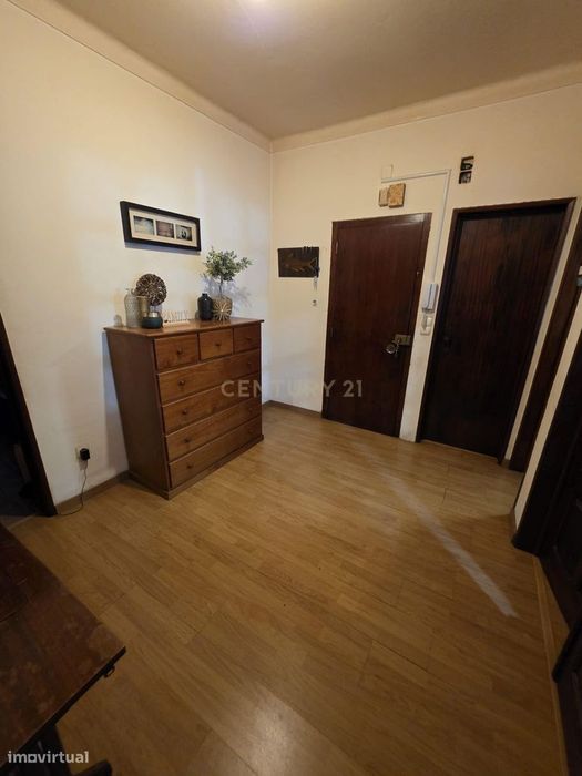 Apartamento T3 com Suite e Terraço Exclusivo – No Coração de Salvaterr