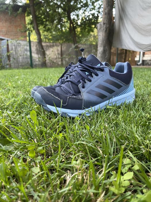 Продам кросівки adidas