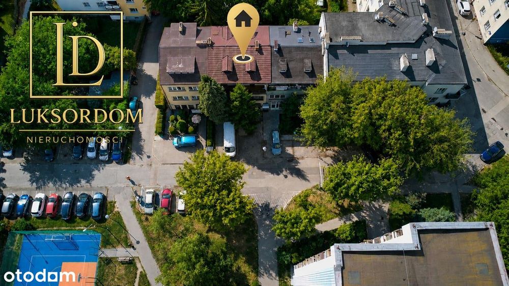 ​Gotowiec inwestycyjny | 3 mieszkania + lokal | 240 m² przy Metrze