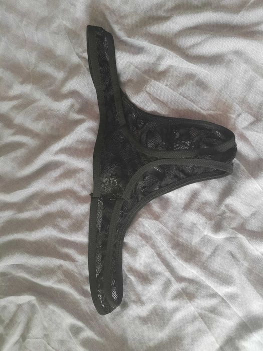 Stringi T-back koronkowe przeźroczyste męskie