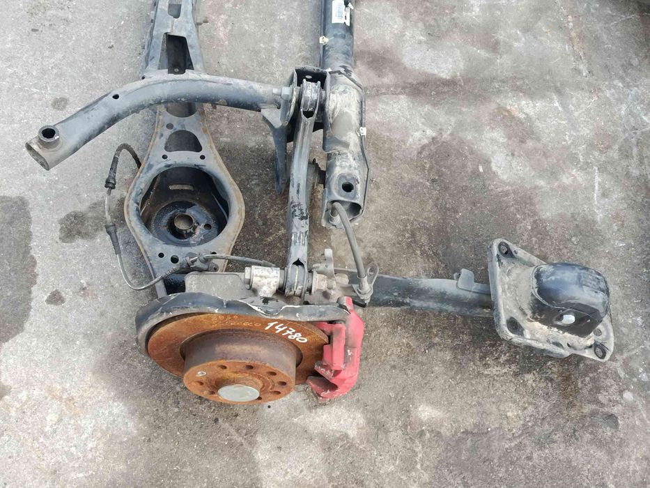 Charriot trás VOLKSWAGEN Scirocco (137, 138)