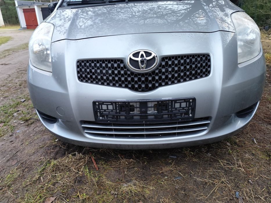 Toyota Yaris II lakier 1F8 maska