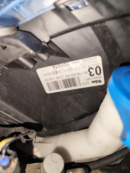 Toyota Yaris II lampa prawy lewy przód prawa lewa przednia