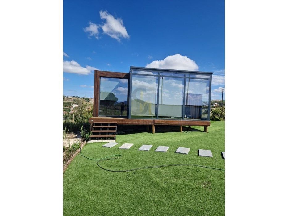 Moradia T1 de Arquitetura Modular com Piscina e Vista Panorâmica | ...
