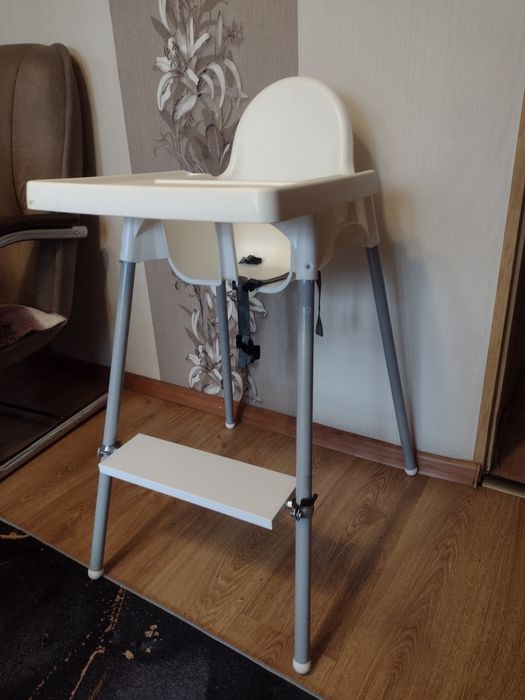 Krzesełko do karmienia dla dziecka + pasy + tacka