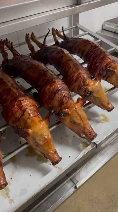 Leitão Assado em Forno a Lenha - Para entrega