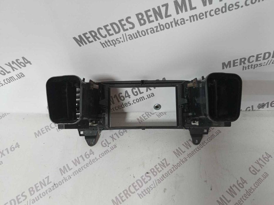 Дефлектори Mercedes ML W166 центральні Решітки обдуву