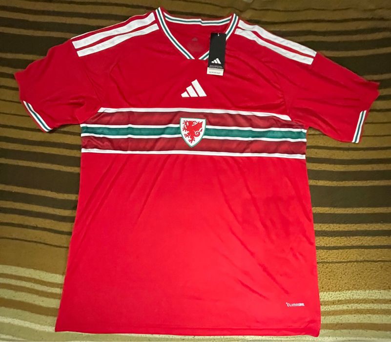 Camisolas de vários clubes