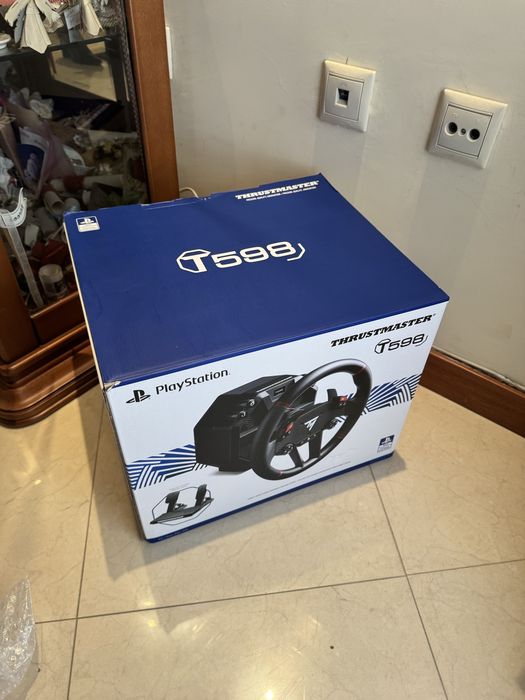 Thurstmaster t598 e playstation 4