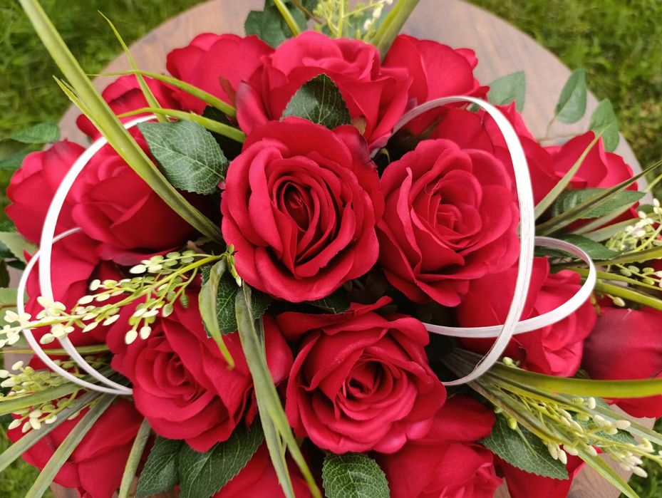 Stroik wiązanka róże premium sztuczne kwiaty bukiet na grób cmentarz