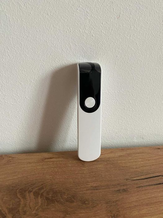 Termometr BEZDOTYKOWY na PODCZERWIEŃ medyczny DOKŁADNY poręczny dzieci