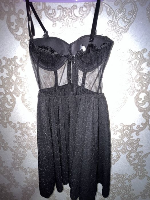 Вечірня сукня з блискітками