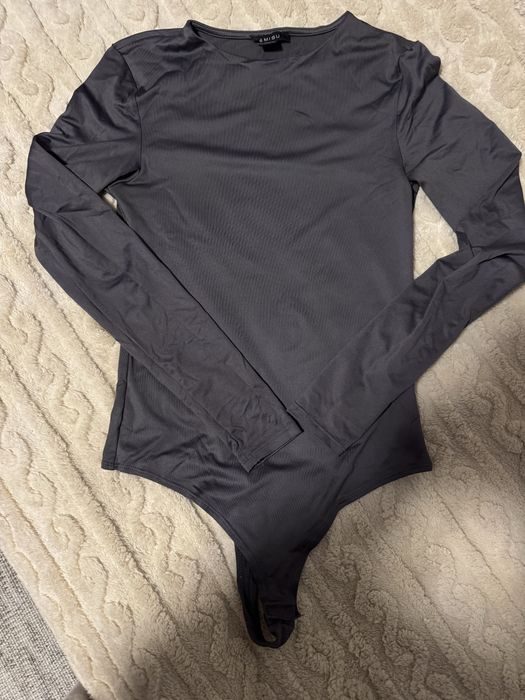 Боді жіноче , кольору графіт, в подарунок на бретелях боді