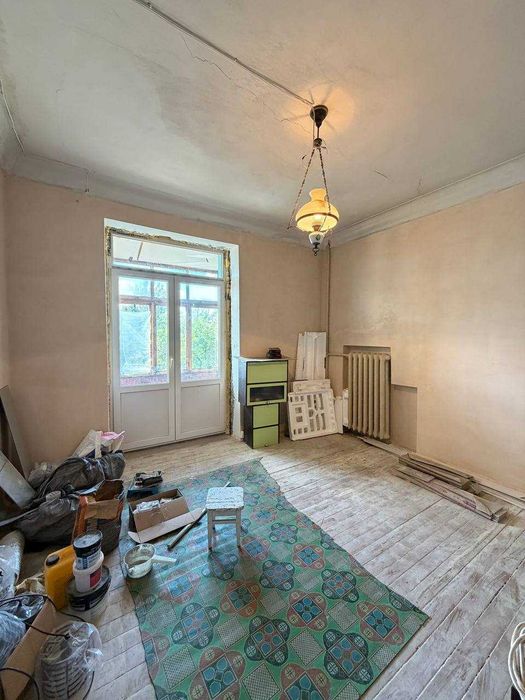 Продаж 2-кімнатної квартири на 17 кварталі.Сталінка.