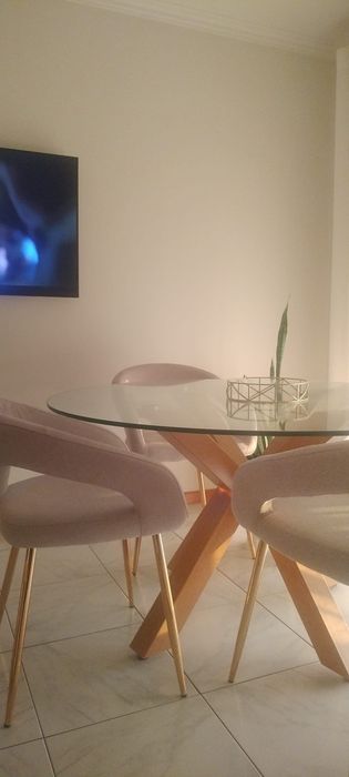 Mesa de Sala Jantar e Cadeiras Premium