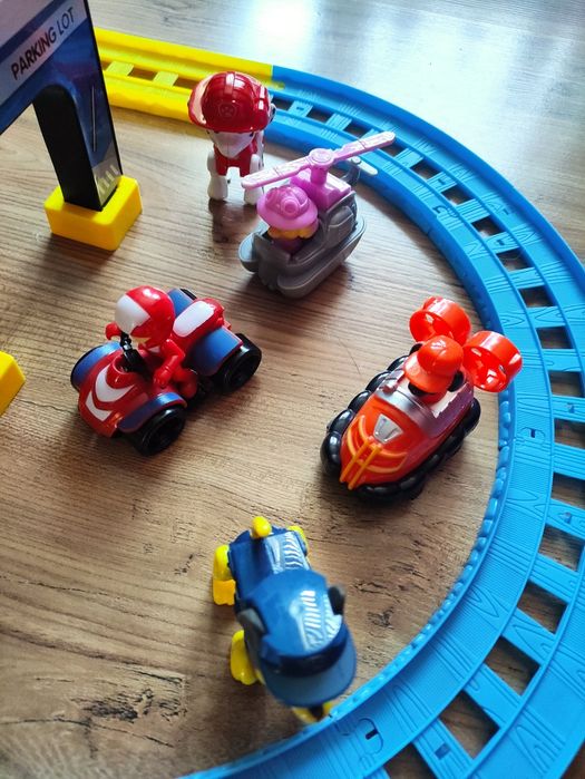 Psi patrol tory,kolejka , figurki