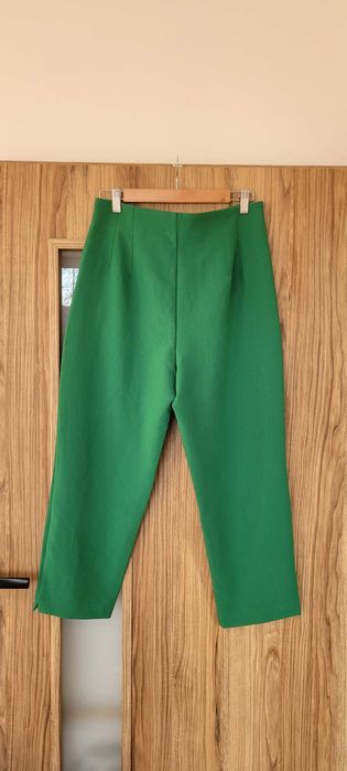 Zielone wysokie spodnie cygaretki Stradivarius,roz 42