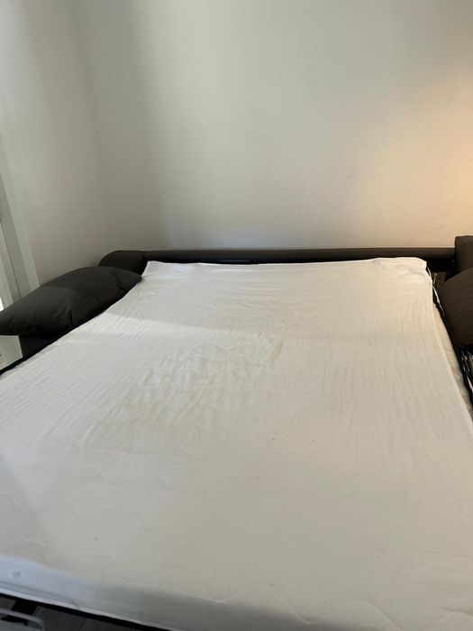Sofá cama cinzento, 3 lugares
