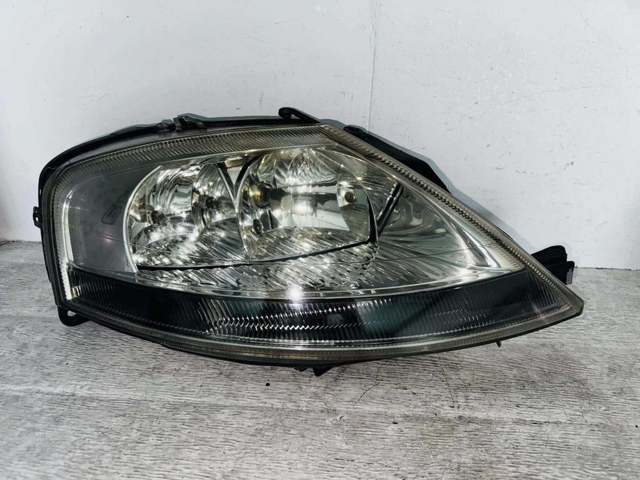 Farol Direito Citroen C3 - 02/10