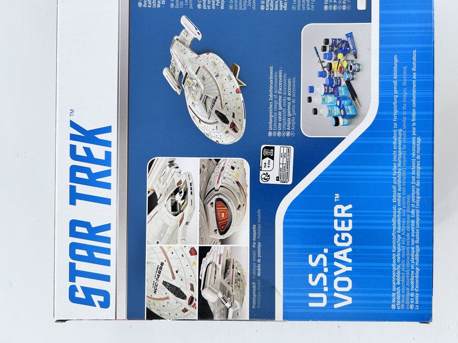 Star Trek U.S.S. Voyager model do sklejania Revell 04992