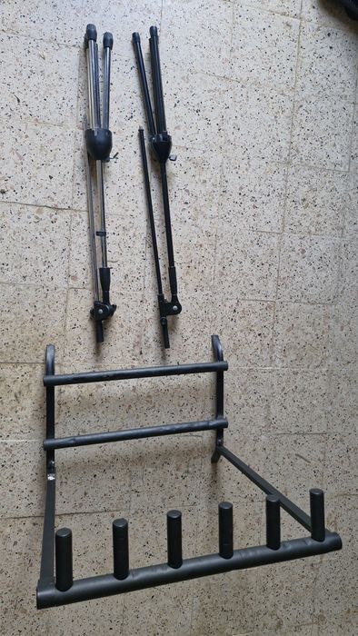 Tripés de microfone e suporte múltiplo
