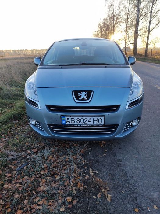 Peugeot 5008 гарний стан
