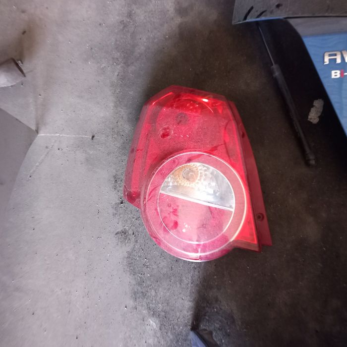 Mala para-choques e Farolins Chevrolet aveo ano 2010