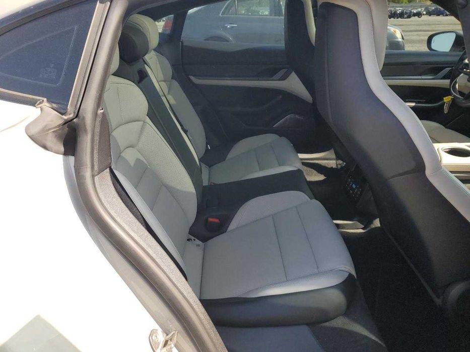 Porsche Taycan Turbo 2021