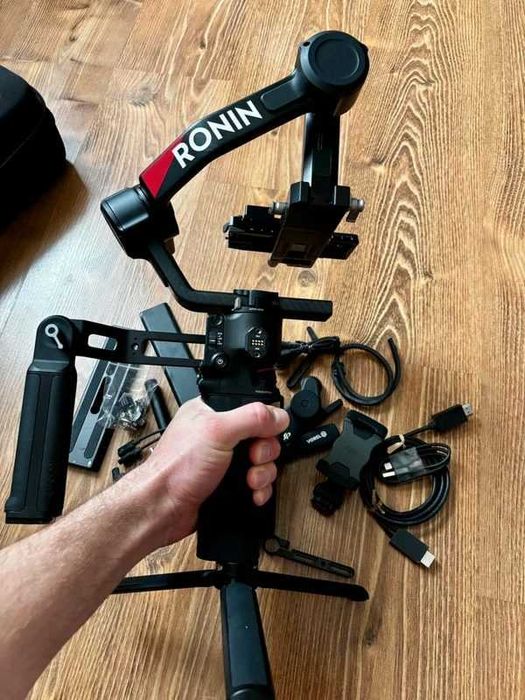 DJI RS 4 Pro Combo - gimbal stabilizator