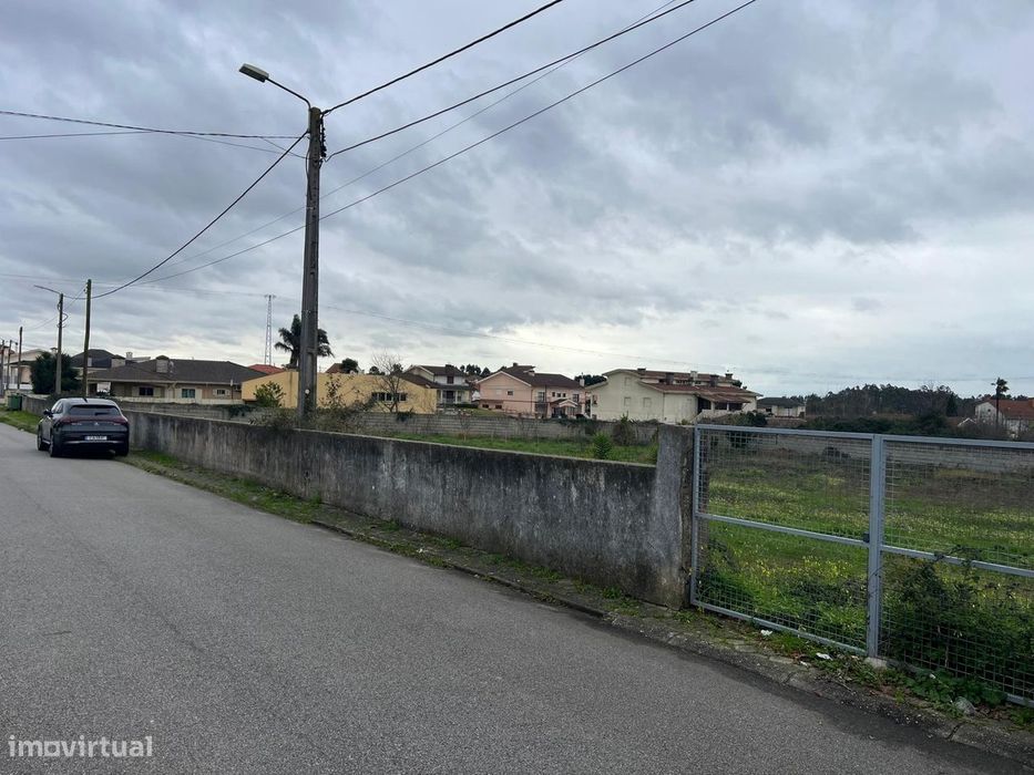 Rustic Plot of Land with 2100 M2