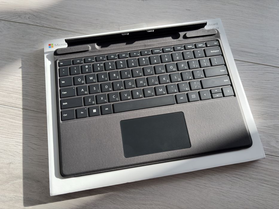 Продам оригінальну клавіатуру Surface cover