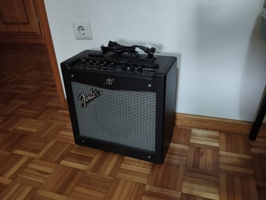 Amplificador de guitarra, Fender Mustang I
