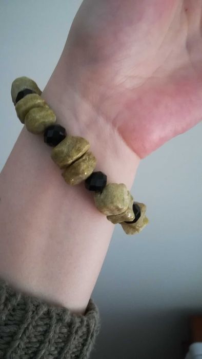 Pulseira bracelete tradicional artesanal com pedras - NOVO
