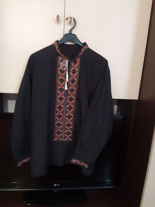 Чоловіча вишита сорочка