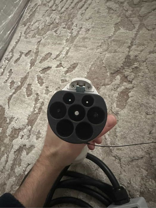 Зарядне устройство на електро кар на 32ампера